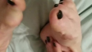 Using cum as foot lotion