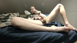 Jerking off, come suck my feet (Flint-Wolf.com)