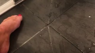 Pissing while fingering myself