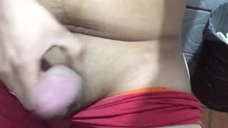 Masturbandome en el baño chivo caliente en Tijuana