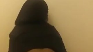 Big booty 18 year old shaking ass