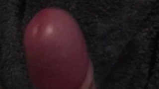 Teen cums in bed