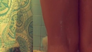 Came on her period, so she put her asshole to use