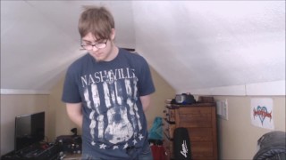 (PREVIEW) Girl comes over.... and makes nerdy guy cum