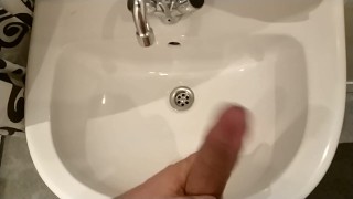 WHO ist swinging His stepbrothers cock in the mirror?