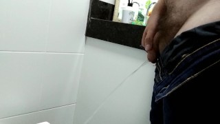 PISSING UNCUT DICK