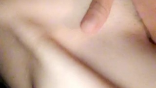 Quick body clenching orgasm with a gorgeous body