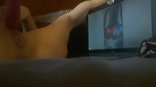Love 2 watch porn 2 play with my pussy