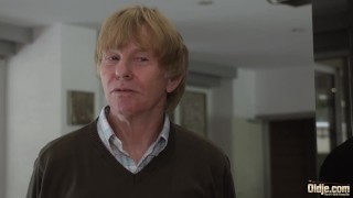Super hot teen gives perfect blowjob and fucks old grandpa