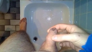 durch die Vorhaut pissen