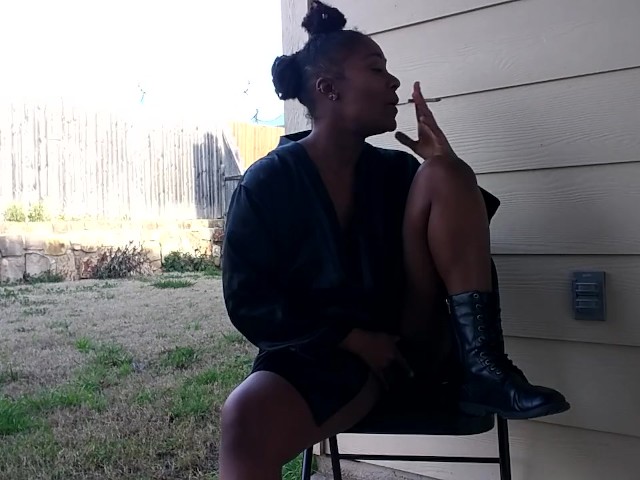 Sweetbutttasty Smoking and Fingering Herself in the Backyard!!!!! 
