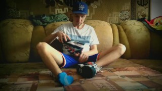 Masturbation dressed in skater sneakers Osiris d3