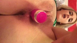 Stoner chick masturbates with her vior till she cums