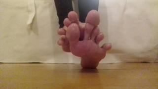 Rubbing cum on my feet and soles - cum on feet
