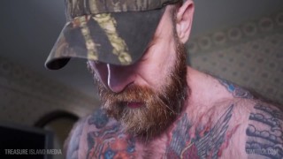 Big Dick Daddy gets his hairy cock worshipped