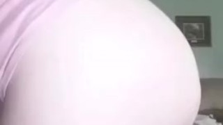 Spreading and shaking my juicy ass