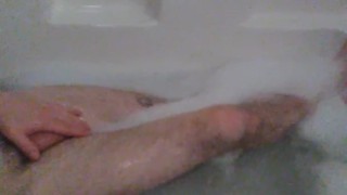 Stroking while im soakin!