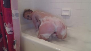 Amateur Teen Sensual Bubble Bath