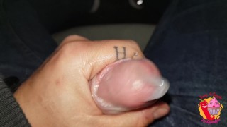 Filf si masturba in auto