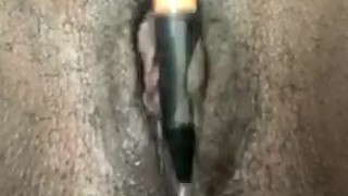 Using a pen to play with this pussy !