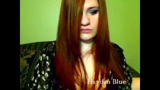 BBW with an fat amazing ass fingers her tight asshole on cam