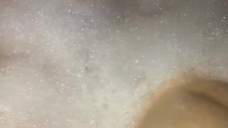 I love bubble baths! ;)
