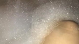 I love bubble baths! ;)