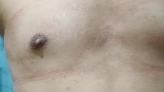 Tanned tranny takes bath