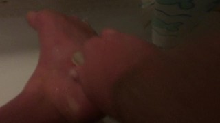feet scrubbin clip