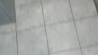 masturbation and cun on public toilet