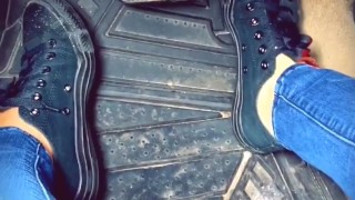 Pedal pumping in sneakers and barefoot