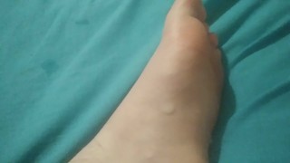 Dribbling cum all over my foot