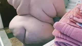 SSBBW Housewife Does The Laundry Naked