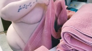 SSBBW Housewife Does The Laundry Naked