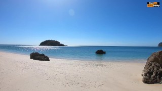 SEX ON THE BEACH - REAL AMATEUR BLOWJOB AND QUICKIE FUCK