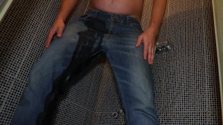 Guy pee clothed in his jeans fully wet solo homemade
