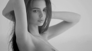 Steve shaw photographie Emily Ratajowski pour treats magazine