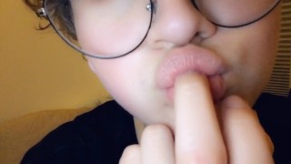 watch me suck myself off my fingers