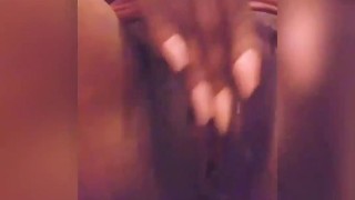Playing wit this Fat pussy making her squirt