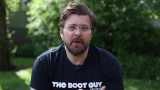 Shorts and boots?|ASK THE BOOT GUY | #008 |