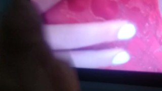 Assistindo video Karma RX, e me masturbando pra elas