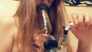 Bong babe