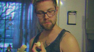 SEXY GUY SHOWS HOW TO EAT THAT BIG BANANA DICK! JOI