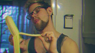 SEXY GUY SHOWS HOW TO EAT THAT BIG BANANA DICK! JOI