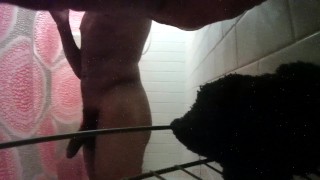 Nudist jerking off, showering and showing off in the bathtub