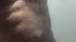 Manzo sborra copiosamente in palestra