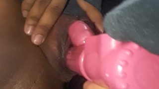 Hot chick orgasms from pussy rubbing