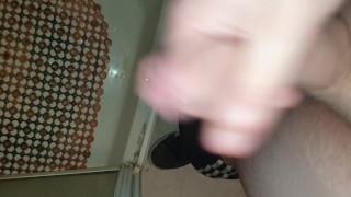 Peeing and wanking in the shower