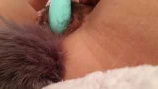 Clit orgasm with big red pussy lips