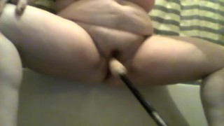 BBW playing with her new sex machine